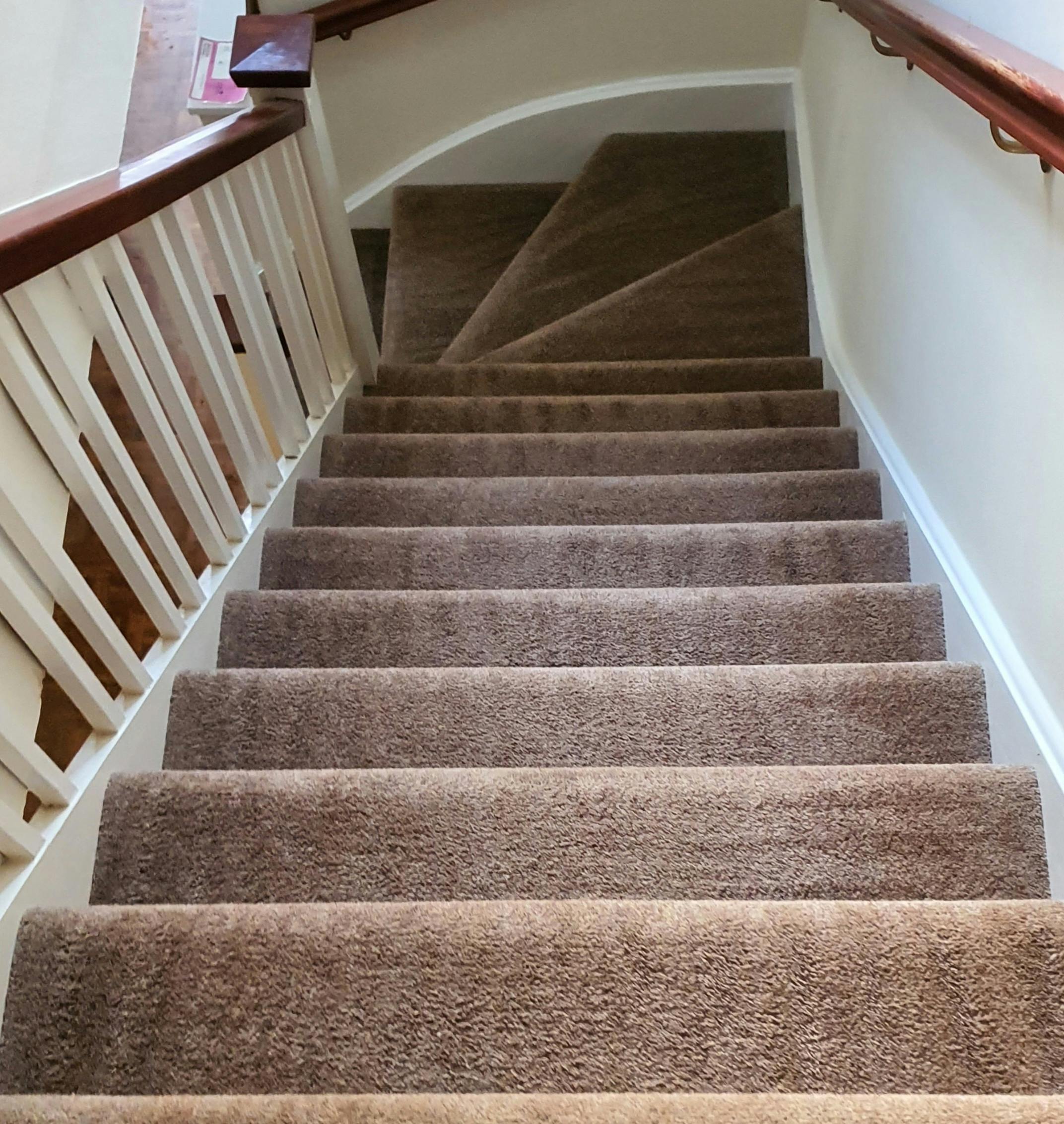 Wool carpet on stairs 